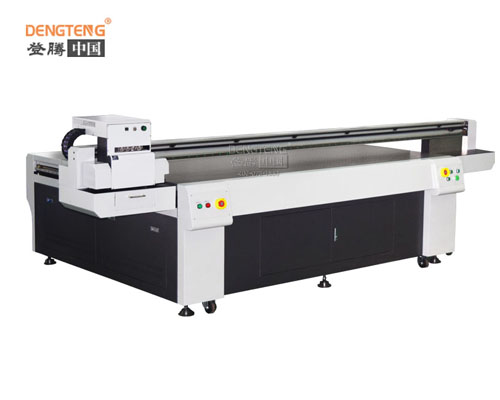 越來(lái)越多的平板打印機(jī)業(yè)人士認(rèn)為：包裝業(yè)的發(fā)展出路在于包裝機(jī)械的發(fā)展。平板打印機(jī)吸收消化國(guó)外先進(jìn)技術(shù)的基礎(chǔ)上不斷創(chuàng)新，如今已形成了完整的行業(yè)體系。