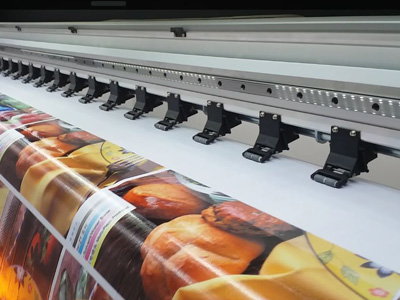 【視頻】歐瑞卡4頭高速噴繪機(jī)在常德客戶店面實(shí)測速度