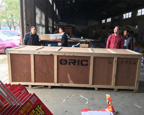 發(fā)【物流直達(dá)】1臺(tái)歐瑞卡雙頭寫真機(jī)送往邵陽大方廣告