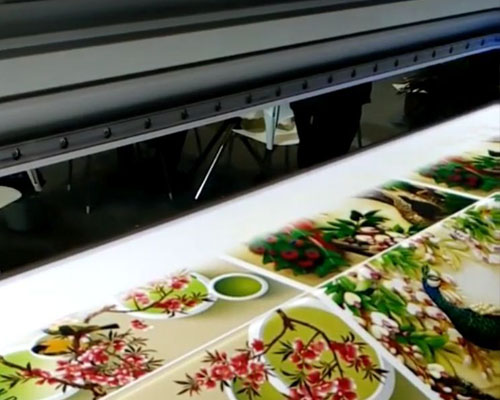 視頻：歐瑞卡uv卷材機(jī)進(jìn)行5D壁畫(huà)打印