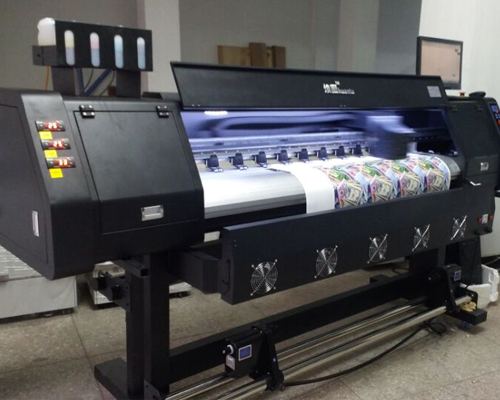 【新化】曾總一次訂購(gòu)兩臺(tái)煥圖1.6米寫真機(jī) 用于圖文廣告業(yè)務(wù)