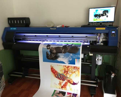 發(fā)【專車上門】數(shù)臺廣告圖文設(shè)備發(fā)往西藏普蘭