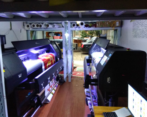 視頻：一睹2臺(tái)高速寫(xiě)真機(jī)裝機(jī)打樣視頻  這寫(xiě)真機(jī)速度快的驚人！