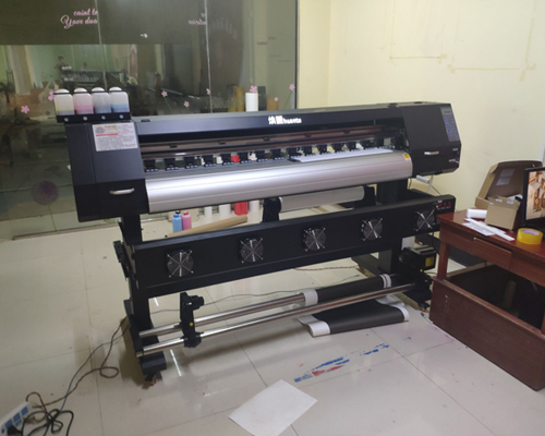 新化精藝廣告采購煥圖單頭寫真機(jī) 現(xiàn)場打印效果