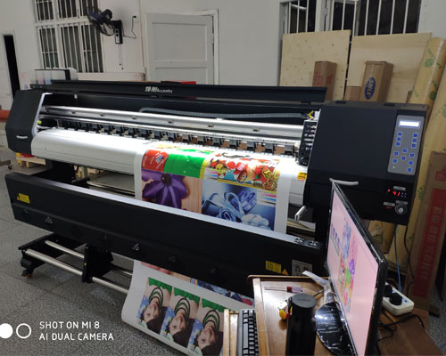 煥圖壓電寫真機打印現(xiàn)場 春葵廣告稱贊高速寫真機