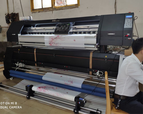 發(fā)【物流直達(dá)】一臺煥圖壓電旗幟寫真機發(fā)往南岳康總