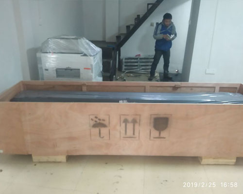 發(fā)【物流直達(dá)】包括煥圖國產(chǎn)寫真機在內(nèi)的6臺廣告設(shè)備發(fā)往懷化劉總