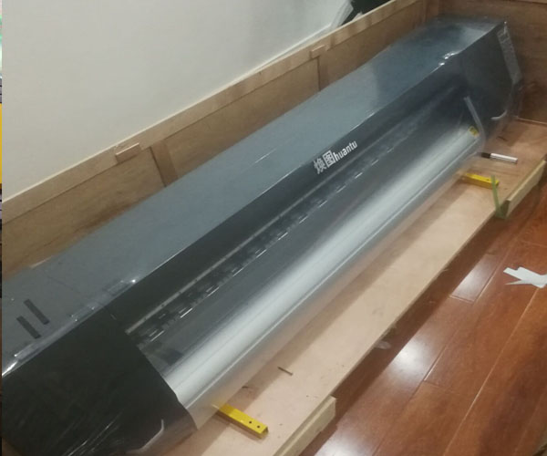 發(fā)【物流直達(dá)】三臺廣告設(shè)備發(fā)往湘西福榮圖文 包括煥圖壓電寫真機