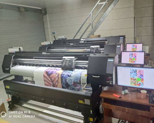 煥圖戶外寫真機(jī)打印精美速度快 多臺寫真機(jī)同時(shí)測試