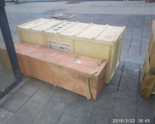 發(fā)【物流直達】3臺廣告設備發(fā)往吉首金印堂 其中1臺煥圖寫真機