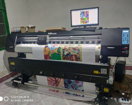 【物流直達】四臺廣告設備發(fā)往懷化某部隊 包括一臺煥圖寫真機