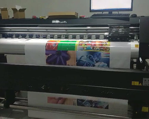 煥圖雙頭國產(chǎn)寫真機(jī)再次“走進(jìn)”部隊 現(xiàn)場打樣品質(zhì)獲贊