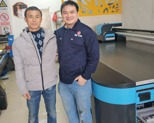 時利廣告采購萬麗達uv平板打印機 按時發(fā)貨裝機培訓(xùn)圓滿完成