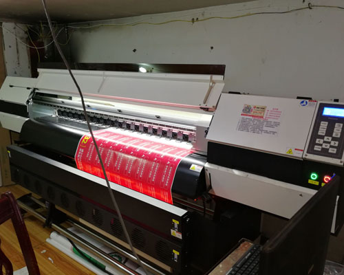 邵陽好運廣告:1臺歐瑞卡寫真機裝機完成 現(xiàn)場打印測試效果滿意