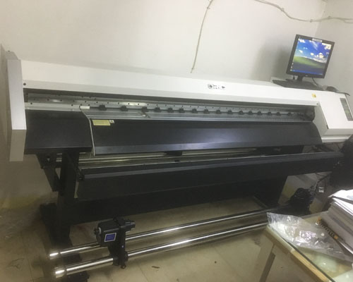 【湘潭速美圖文】國(guó)產(chǎn)品牌戶外印刷是購(gòu)買訴求 選什么寫真機(jī)呢