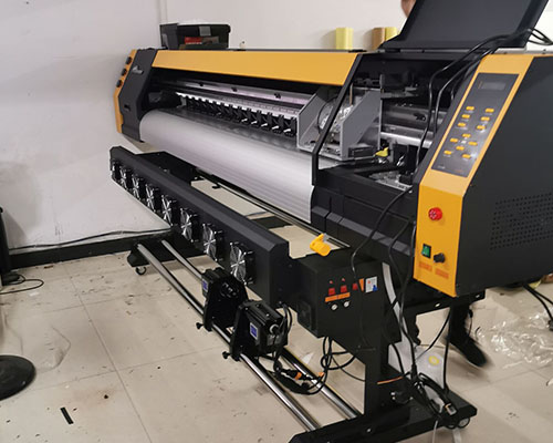 【長(zhǎng)沙奇創(chuàng)文化】從1.6米到1.8米 雙頭寫真機(jī)業(yè)務(wù)范圍更廣