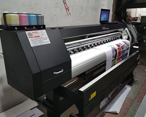 【邵陽(yáng)】單頭還是雙頭寫真機(jī) 吉利廣告干脆各配一臺(tái)