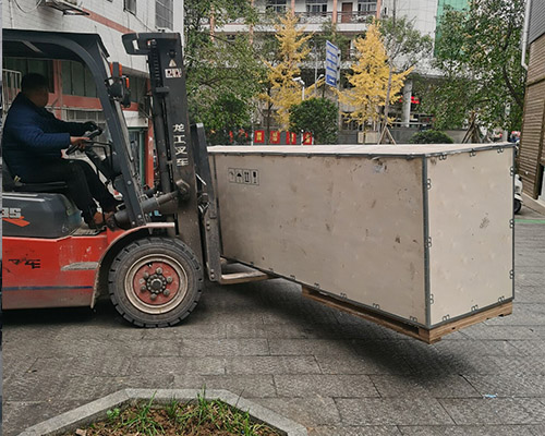 【物流直達】一臺煥圖雙頭國產(chǎn)寫真機發(fā)往保靖九利九廣告