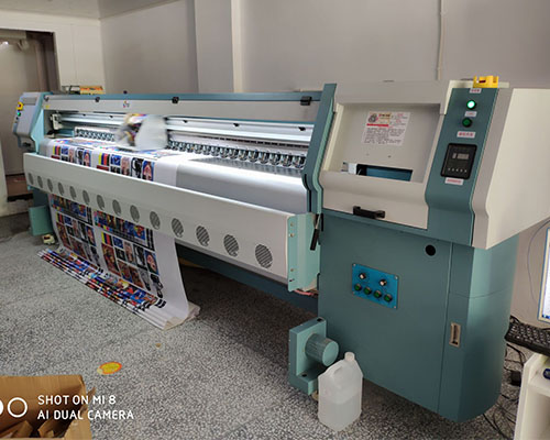 【婁底】登騰噴繪機(jī)價(jià)格合理劃算 天晴廣告下單不止一臺(tái)