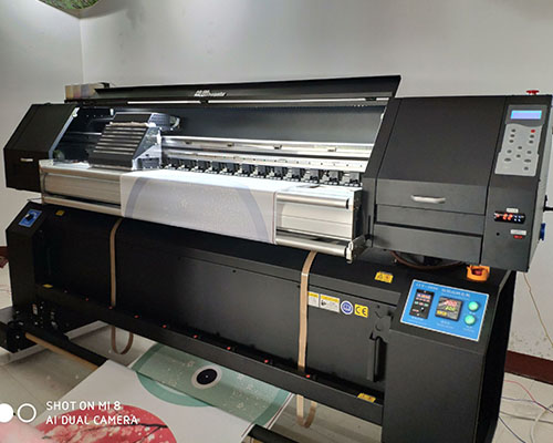 【湘潭】煥圖1.8米旗幟機(jī)穩(wěn)定又效果好 鄒總買了一臺又一臺