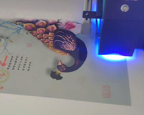 【懷化】老客戶陸續(xù)購買多臺 uv平板噴繪機器均出自登騰