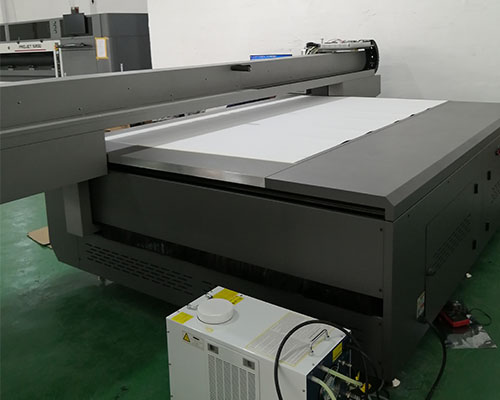 uv平板打印機主要應用領(lǐng)域 覆蓋行業(yè)廣泛種類多