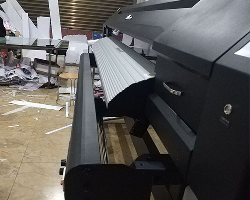 【湘鄉(xiāng)胡總】第n次購買噴繪寫真機(jī) 這次是一臺(tái)1.8米雙頭機(jī)型