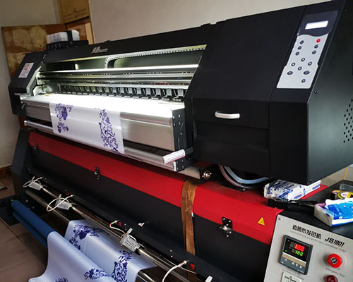 【衡陽】業(yè)務(wù)步步高升 煥圖印布機(jī)促進(jìn)湘緣工藝傘廠快速壯大