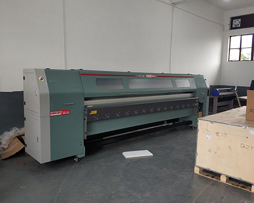 真正的能力者噴繪機 4個星光噴頭日產(chǎn)五六千平方