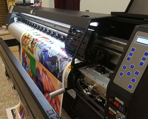 廣告加工廠單頭雙頭寫真機不夠使 何不試試四頭呢