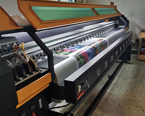 【永州】穩(wěn)定壓倒一切 魅圖廣告對這款廣告噴繪機越用越滿意