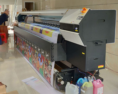 【懷化】歐瑞卡噴繪機(jī)穩(wěn)定高速 時代廣告使用兩年愈發(fā)喜歡