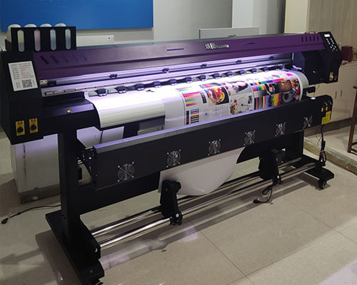 打字復印店開拓噴繪寫真業(yè)務 陳總從煥圖戶外寫真機開始