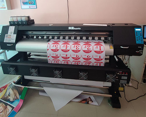 某老板買(mǎi)壓電寫(xiě)真機(jī)要速度要畫(huà)質(zhì)還要低價(jià)格 真有如此好事