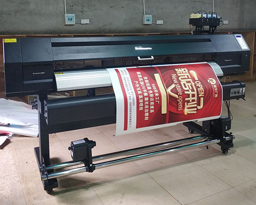 高溫持續(xù)在線的湖南 寫真噴繪機又該如何保養(yǎng)？