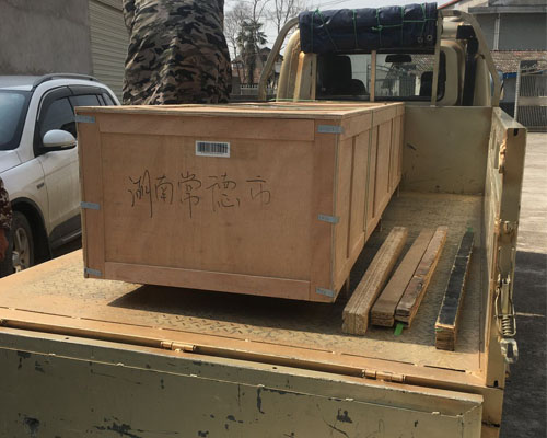 【物流直達(dá)】一臺(tái)煥圖單頭寫真機(jī)順利送達(dá)常德某門業(yè)公司