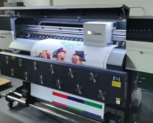 解析煥圖四頭戶(hù)外寫(xiě)真機(jī)如何實(shí)現(xiàn)廣告批量高速生產(chǎn)