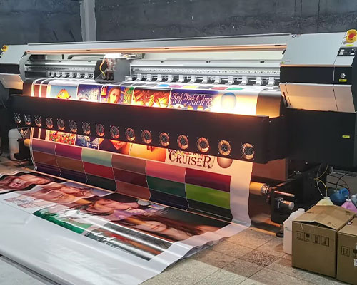 煥圖戶外噴繪機助李總廣告加工廠 實現(xiàn)產(chǎn)能與品質(zhì)雙飛躍