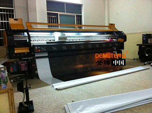 登騰教您操作噴繪機.jpg 登騰教您操作噴繪機.jpg