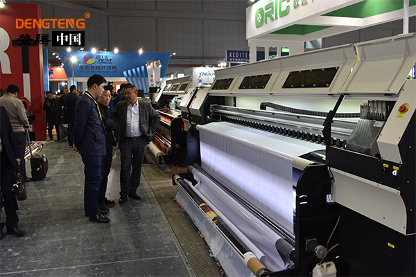 歐瑞卡3.2米寫真機亮相展會.jpg 歐瑞卡3.2米寫真機亮相展會.jpg