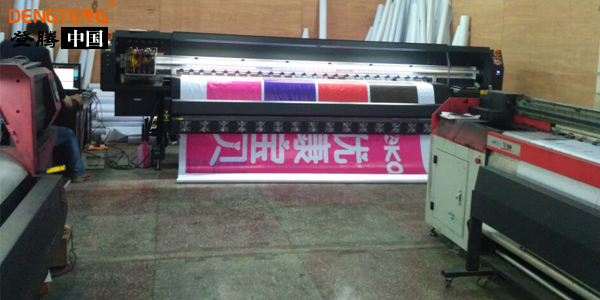 歐瑞卡3.2米8頭噴繪機(jī).jpg 歐瑞卡3.2米8頭噴繪機(jī).jpg