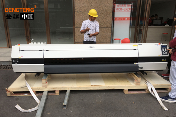 歐瑞卡雙頭寫真機(jī)外觀.jpg 歐瑞卡雙頭寫真機(jī)外觀.jpg