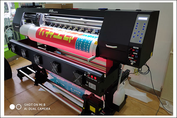 煥圖單頭戶外寫真機(jī).jpg 煥圖單頭戶外寫真機(jī).jpg