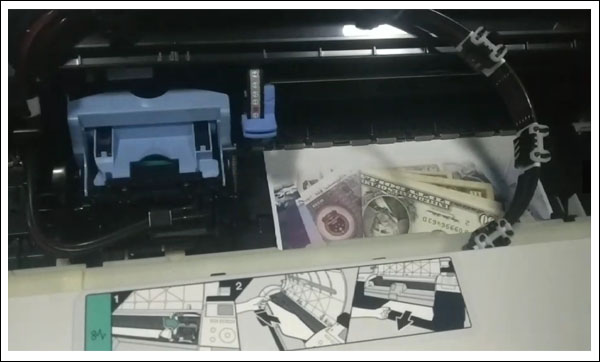 佳能大幅面打印機(jī)印刷現(xiàn)場 佳能大幅面打印機(jī)印刷現(xiàn)場