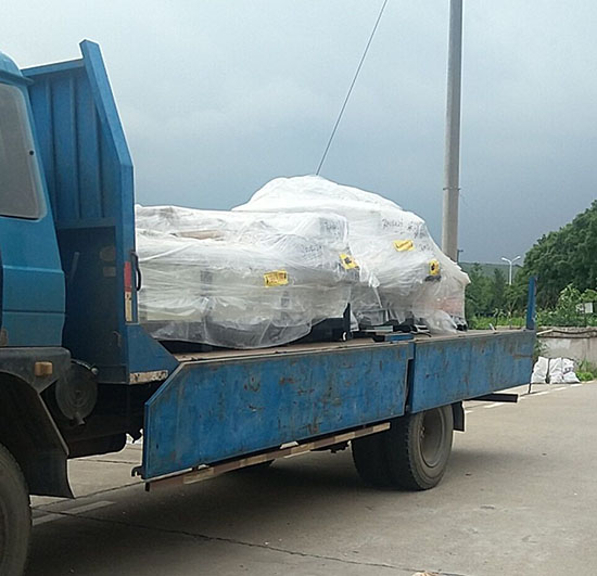 雕刻機發(fā)貨 雕刻機發(fā)貨