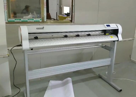 巡邊刻字機(jī) 巡邊刻字機(jī)