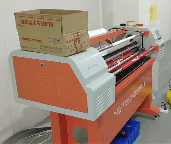 色帶條幅機(jī) 色帶條幅機(jī)