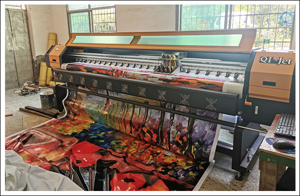 黑邁噴繪機(jī).jpg 黑邁噴繪機(jī).jpg