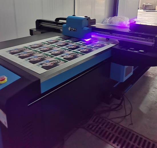 萬麗達(dá)1325uv平板打印機(jī).jpg 萬麗達(dá)1325uv平板打印機(jī).jpg