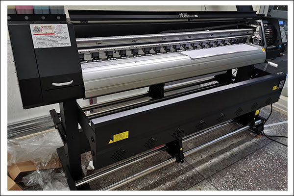 煥圖雙頭戶外寫真機(jī).jpg 煥圖雙頭戶外寫真機(jī).jpg